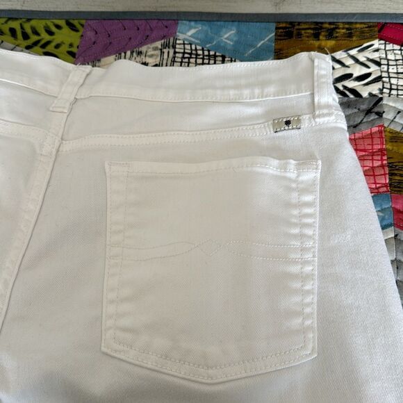 Lucky Brand White Women's Bermuda Shorts - Picture 12 of 13